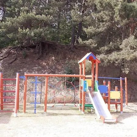 Nad Morzem Przy Klifie Debina アパート