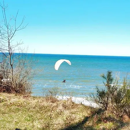 Nad Morzem Przy Klifie Debina アパート