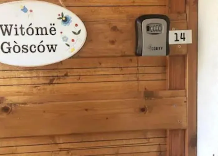 Nad Morzem Przy Klifie Debina